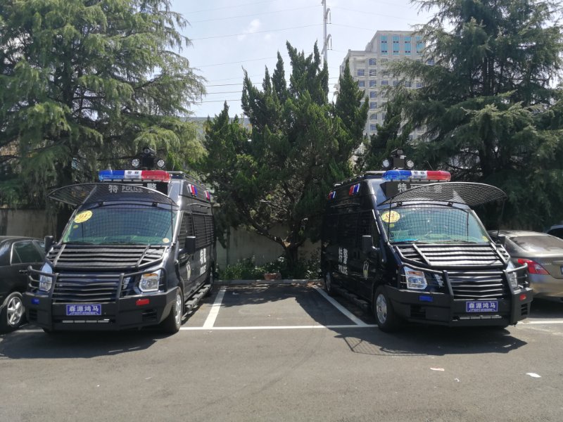 安徽阜陽(yáng)太和縣武裝防暴運(yùn)兵車上崗(圖3)