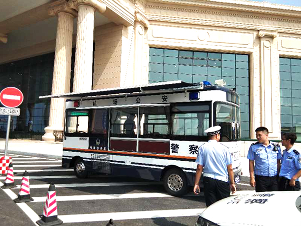 黑龍江機(jī)場(chǎng)公安局移動(dòng)警務(wù)室正式投用(圖2)