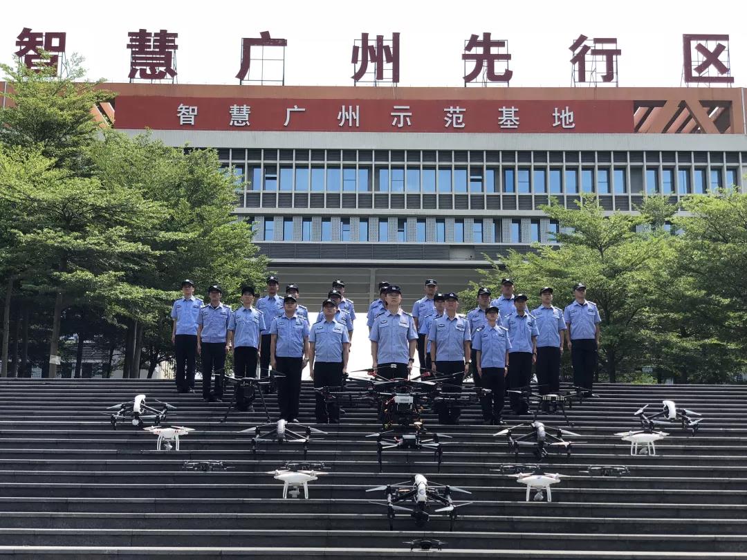“空中警察”:眼神犀利的警用無人機(jī)(圖1) “空中警察”:眼神犀利的警用無人機(jī)(圖1)
