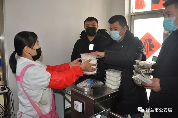 【抗擊疫情 公安在行動】吉林舒蘭公安全力以赴投入抗擊新型肺炎攻堅戰(zhàn)(圖8) 【抗擊疫情 公安在行動】吉林舒蘭公安全力以赴投入抗擊新型肺炎攻堅戰(zhàn)(圖8)