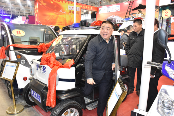 森源鴻馬攜旗下8款警務(wù)車震撼亮相2016南京警用裝備展(圖8)