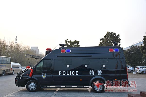 青?；】h輕型裝甲實戰(zhàn)運兵車發(fā)車     列裝基層(圖3)