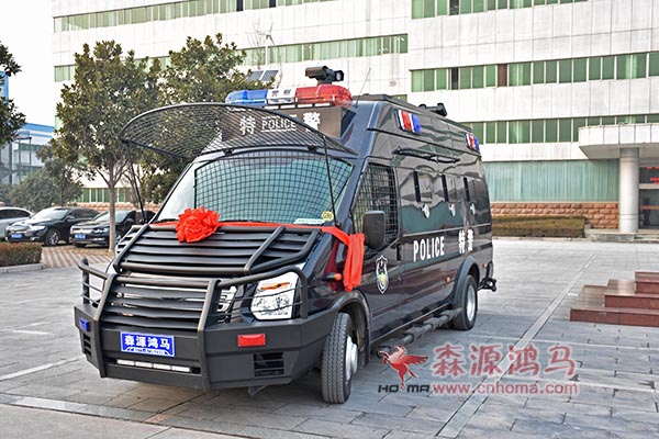 青?；】h輕型裝甲實戰(zhàn)運兵車發(fā)車     列裝基層(圖2)
