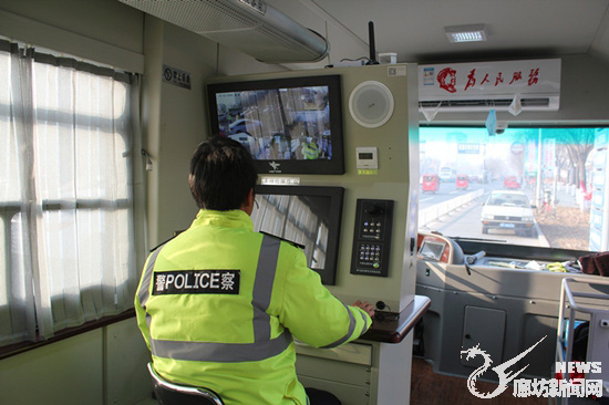 河北三河新型移動警務室上路    助力道路交通管(圖3)