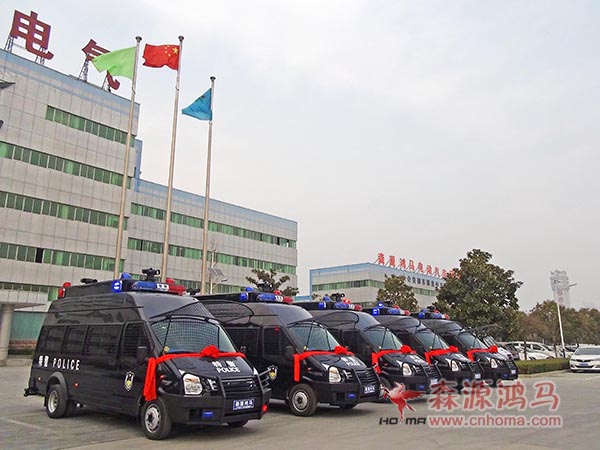 新疆和田市公安局采購中心采購防暴運兵車(圖1)