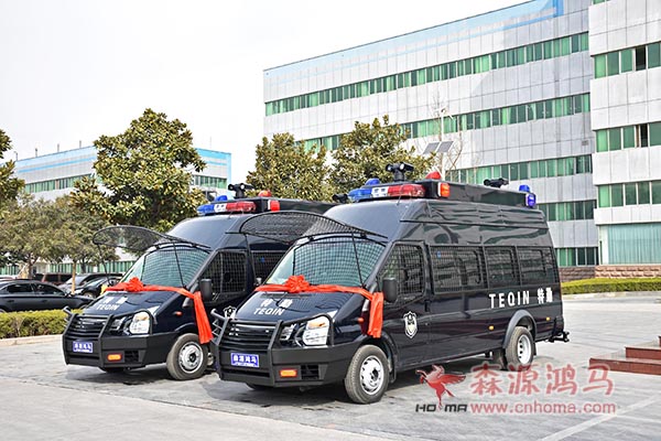 河南漯河防暴運(yùn)兵車發(fā)車(圖1)