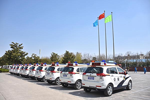 開封蘭考10臺(tái)SUV電動(dòng)巡邏車發(fā)車(圖5) 開封蘭考10臺(tái)SUV電動(dòng)巡邏車發(fā)車(圖5)