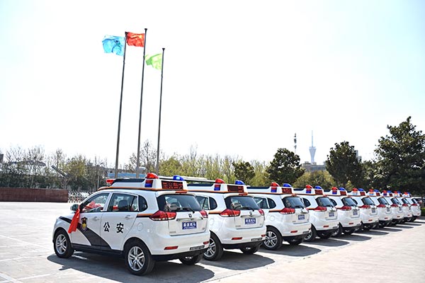 開封蘭考10臺(tái)SUV電動(dòng)巡邏車發(fā)車(圖4) 開封蘭考10臺(tái)SUV電動(dòng)巡邏車發(fā)車(圖4)
