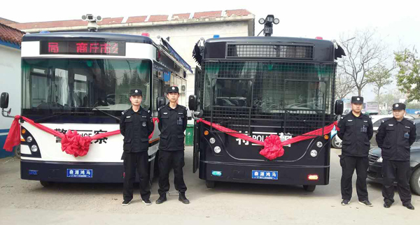 河南商丘移動(dòng)警務(wù)室列裝上崗(圖1) 河南商丘移動(dòng)警務(wù)室列裝上崗(圖1)