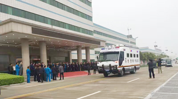 河南省委書記謝伏瞻觀摩企業(yè)發(fā)展成果(圖4) 河南省委書記謝伏瞻觀摩企業(yè)發(fā)展成果(圖4)