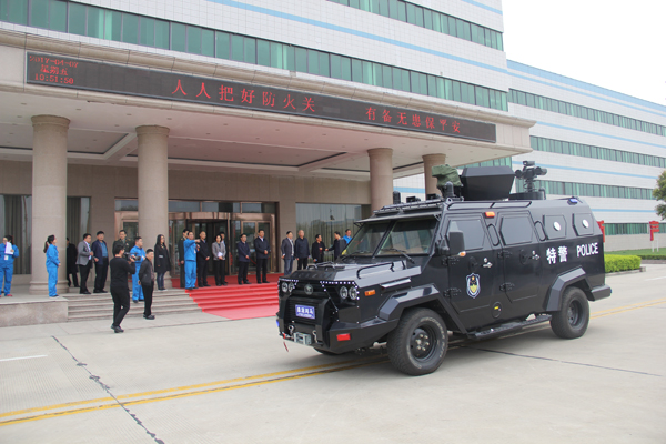 中央軍委政治工作部副主任賈廷安上將蒞臨公司參觀指導(dǎo)(圖4) 中央軍委政治工作部副主任賈廷安上將蒞臨公司參觀指導(dǎo)(圖4)