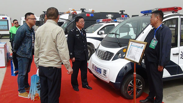 森源鴻馬攜8款警務(wù)車(chē)震撼亮相內(nèi)蒙古自治區(qū)首屆國(guó)際警用裝備展示推介(圖3) 森源鴻馬亮相內(nèi)蒙古自治區(qū)首屆國(guó)際警用裝備展示推介會(huì)