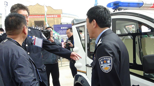 森源鴻馬攜8款警務(wù)車(chē)震撼亮相內(nèi)蒙古自治區(qū)首屆國(guó)際警用裝備展示推介(圖7) 森源鴻馬攜8款警務(wù)車(chē)震撼亮相內(nèi)蒙古自治區(qū)首屆國(guó)際警用裝備展示推介(圖7)