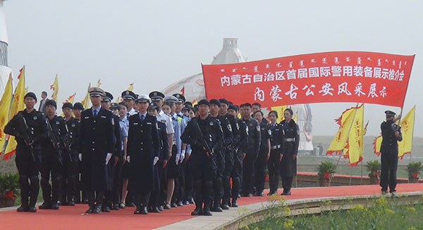 森源鴻馬攜8款警務(wù)車(chē)震撼亮相內(nèi)蒙古自治區(qū)首屆國(guó)際警用裝備展示推介(圖9) 森源鴻馬亮相內(nèi)蒙古自治區(qū)首屆國(guó)際警用裝備展示推介會(huì)