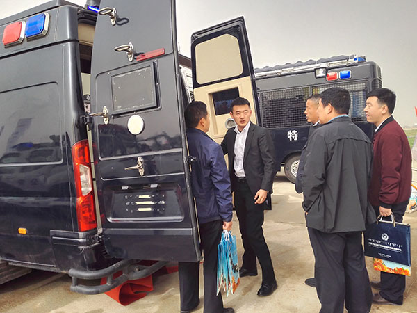 森源鴻馬攜8款警務(wù)車(chē)震撼亮相內(nèi)蒙古自治區(qū)首屆國(guó)際警用裝備展示推介(圖12) 森源鴻馬亮相內(nèi)蒙古自治區(qū)首屆國(guó)際警用裝備展示推介會(huì)
