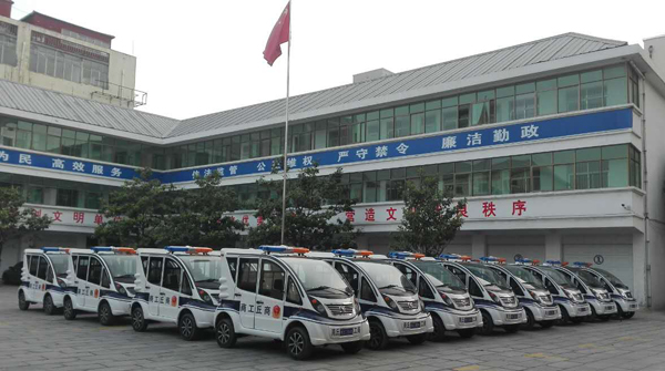 商丘市工商局24臺執(zhí)法電動車發(fā)放儀式(圖2) 商丘市工商局24臺執(zhí)法電動車發(fā)放儀式(圖2)