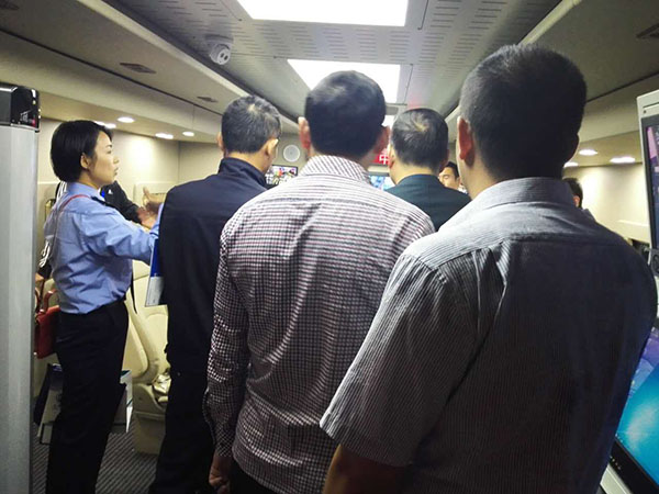 森源鴻馬攜7款警務(wù)車亮相2017貴州警用裝備展示推介會(huì)(圖8) 森源鴻馬攜7款警務(wù)車亮相2017貴州警用裝備展示推介會(huì)(圖8)