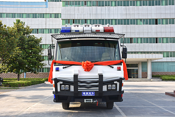 山東威海通過公安部警采中心購置9米全地形移動(dòng)警務(wù)方艙(圖2)