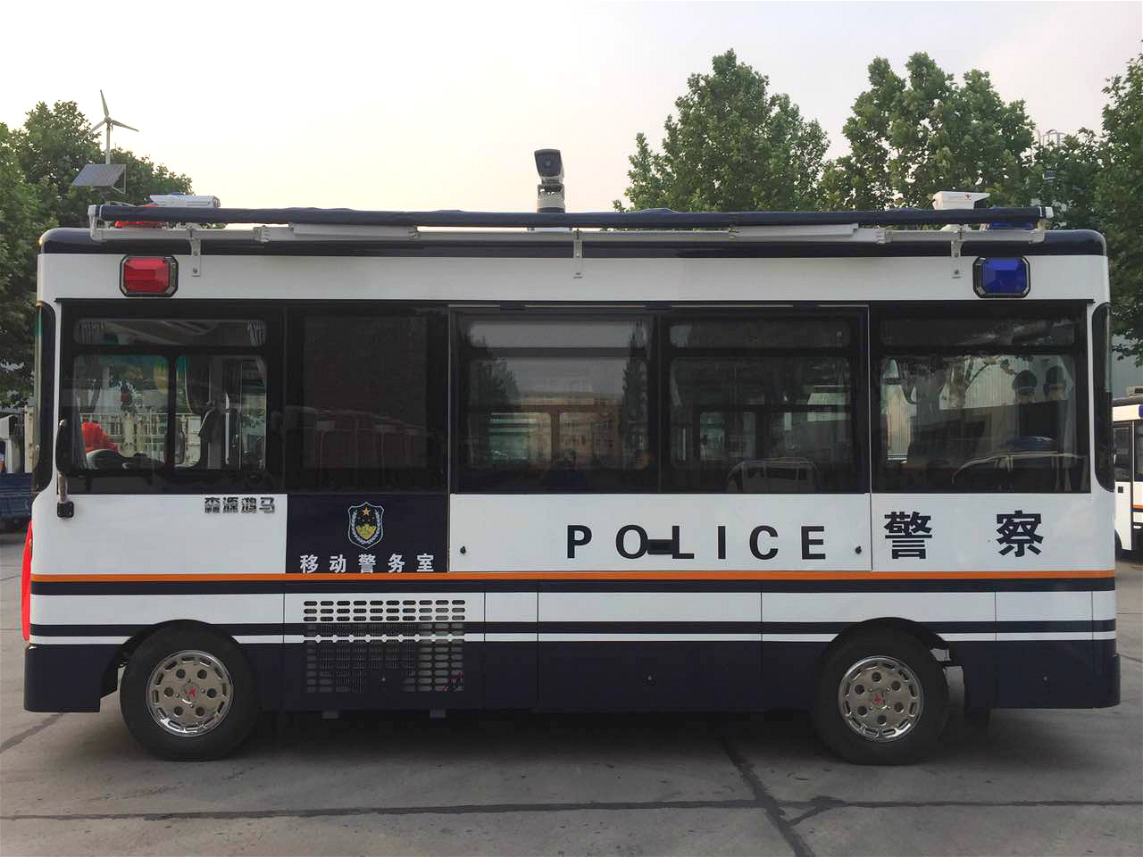 成都市公安局高新技術(shù)產(chǎn)業(yè)開發(fā)區(qū)分局采購的3臺6米移動警務(wù)室發(fā)車(圖4)