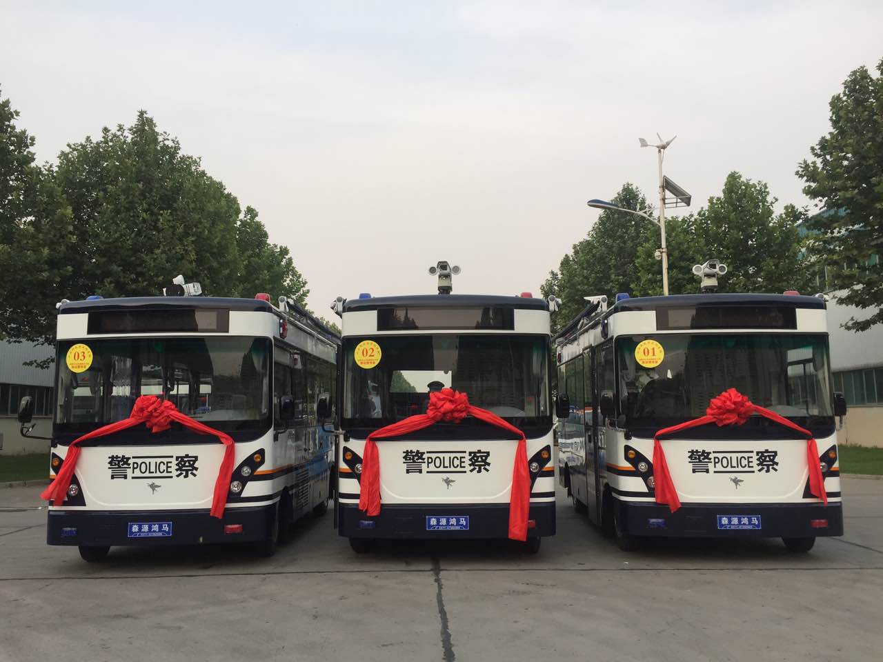 成都市公安局高新技術(shù)產(chǎn)業(yè)開發(fā)區(qū)分局采購的3臺6米移動警務(wù)室發(fā)車(圖1)