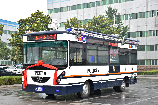 林州市采購(gòu)8米移動(dòng)警務(wù)方艙發(fā)車(圖2)