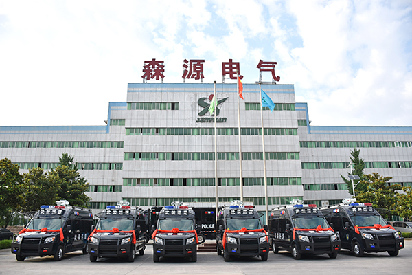 量身打造防暴運(yùn)兵車(chē)   新疆反恐再添新“利器”(圖1)