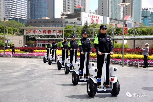 西寧城中區(qū)舉行綜合執(zhí)法服務(wù)站暨24小時(shí)平安在線全面啟動(dòng)儀式(圖9) 西寧城中區(qū)舉行綜合執(zhí)法服務(wù)站暨24小時(shí)平安在線全面啟動(dòng)儀式(圖9)