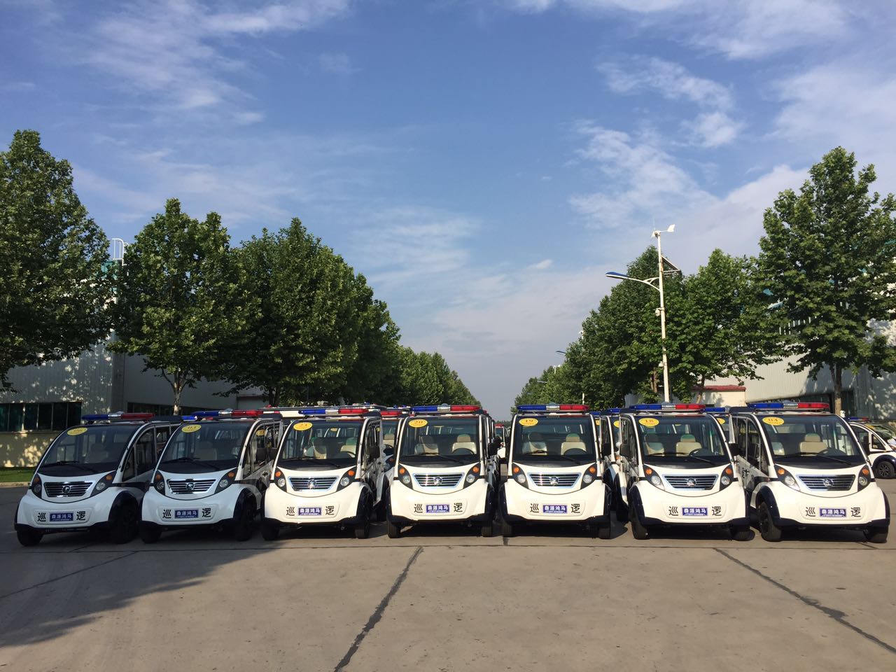河南省中原油田公安局通過公安部警采中心采購30輛電動巡邏車整裝發(fā)車(圖1)
