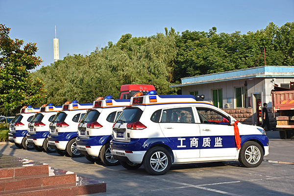 濮陽臺(tái)前工商局購置電動(dòng)巡邏車 提高快速執(zhí)法服務(wù)效能(圖4) 濮陽臺(tái)前工商局購置電動(dòng)巡邏車 提高快速執(zhí)法服務(wù)效能(圖4)