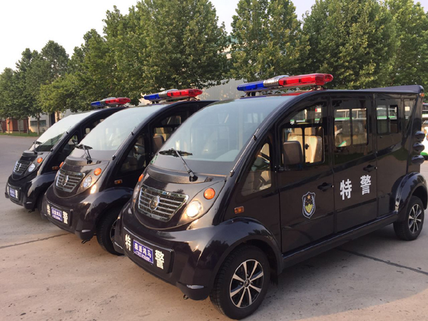 鄧州特警構(gòu)建新型警務(wù)模式??森源鴻馬電動巡邏車保平安(圖2)