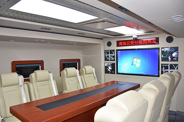 通訊指揮車列裝廣東佛山 警務(wù)指揮“看得見(jiàn) 調(diào)得動(dòng) 控得住”(圖11) 通訊指揮車列裝廣東佛山 警務(wù)指揮“看得見(jiàn) 調(diào)得動(dòng) 控得住”(圖11)