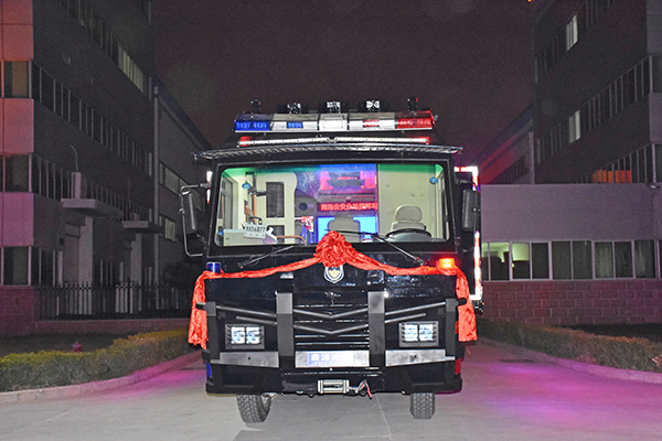 通訊指揮車列裝廣東佛山 警務(wù)指揮“看得見(jiàn) 調(diào)得動(dòng) 控得住”(圖3) 通訊指揮車列裝廣東佛山 警務(wù)指揮“看得見(jiàn) 調(diào)得動(dòng) 控得住”(圖3)