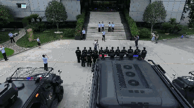 注意！前方超帥超高科技特警車輛出沒！(圖1)
