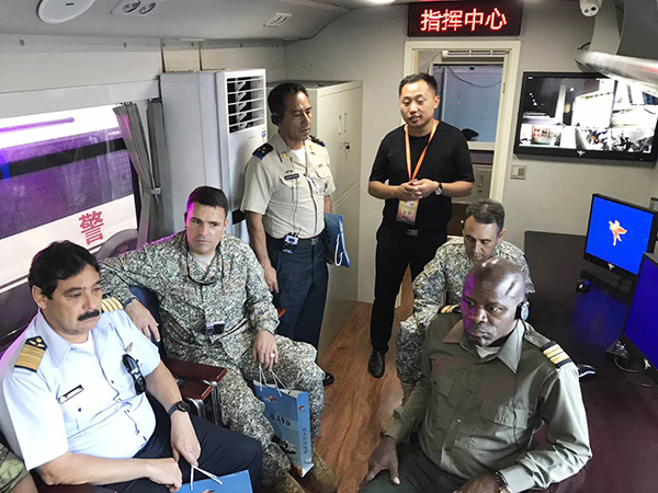 助國防 揚國威——森源鴻馬高精尖軍用特種車亮相國防信息化裝備展(圖6) 助國防 揚國威——森源鴻馬高精尖軍用特種車亮相國防信息化裝備展(圖6)