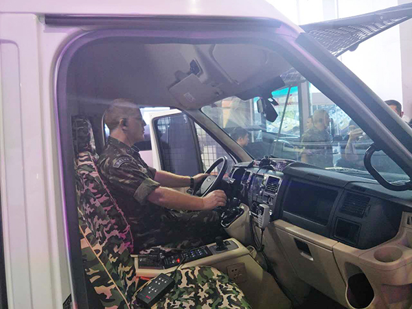 助國防 揚國威——森源鴻馬高精尖軍用特種車亮相國防信息化裝備展(圖7) 助國防 揚國威——森源鴻馬高精尖軍用特種車亮相國防信息化裝備展(圖7)