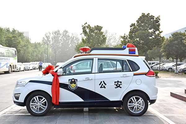 山東濱州警用SUV電動(dòng)巡邏車發(fā)車 全面提升交警路面動(dòng)態(tài)管控能力(圖6) 山東濱州警用SUV電動(dòng)巡邏車發(fā)車 全面提升交警路面動(dòng)態(tài)管控能力(圖6)