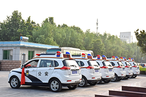 山東濱州警用SUV電動(dòng)巡邏車發(fā)車 全面提升交警路面動(dòng)態(tài)管控能力(圖4) 山東濱州警用SUV電動(dòng)巡邏車發(fā)車 全面提升交警路面動(dòng)態(tài)管控能力(圖4)