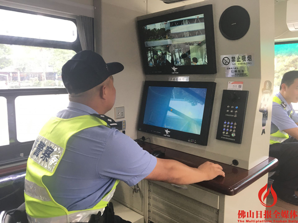 服務(wù)升級(jí)！南海公安投放25個(gè)移動(dòng)報(bào)警平臺(tái)(圖2)