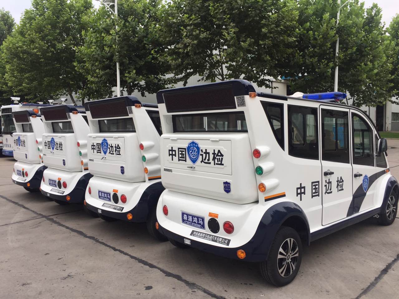 內(nèi)蒙古70周年大慶 保衛(wèi)邊疆安全——二連浩特邊檢采購的電動(dòng)巡邏車發(fā)車(圖4)