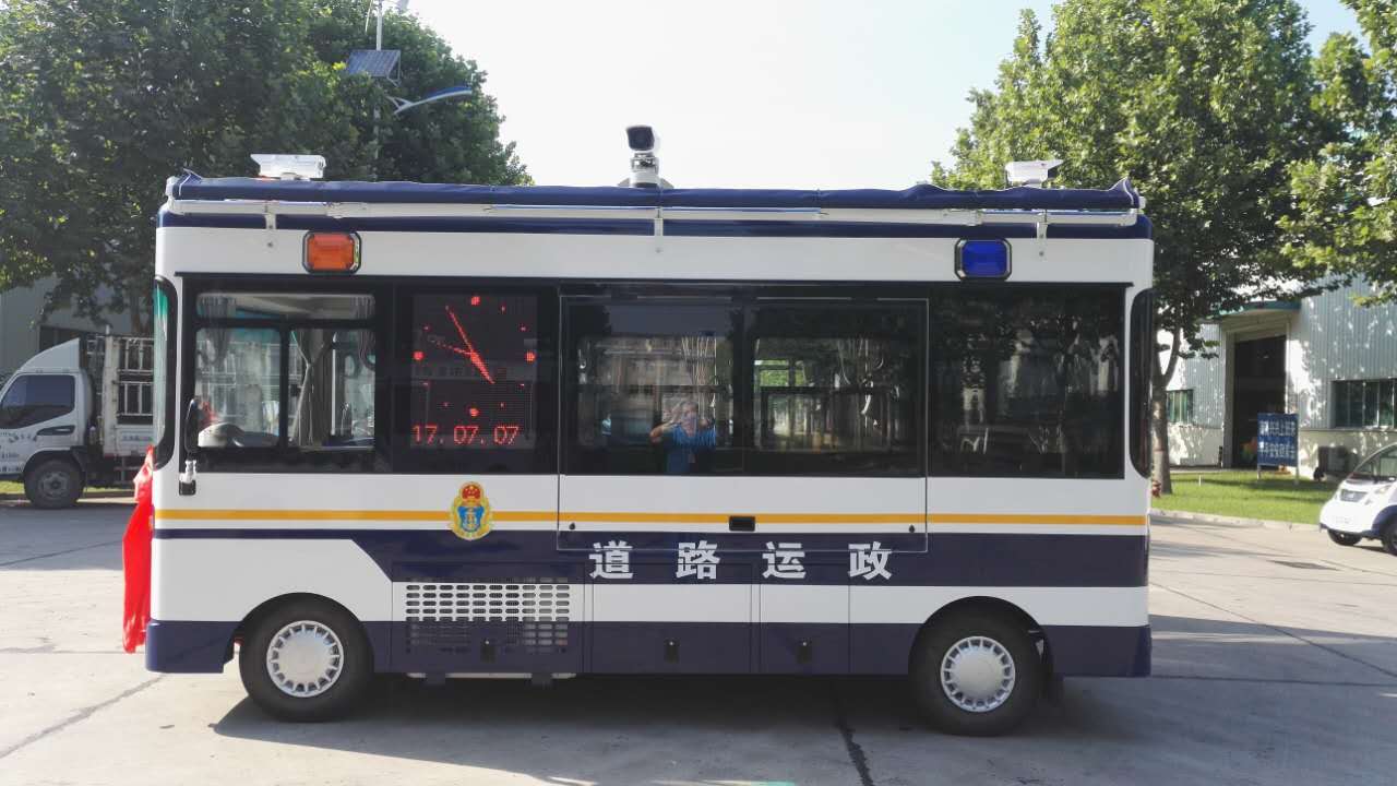內蒙古鄂爾多斯運管局移動執(zhí)法車走向前沿   保障道路運輸安全(圖3)