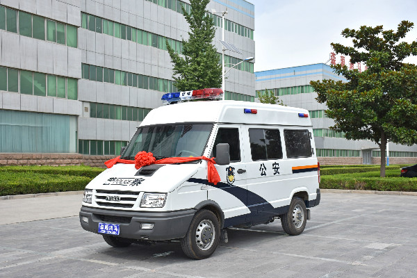忠誠鐵衛(wèi) 守護(hù)平安——吉林省吉林市采購的警用囚車發(fā)車(圖2)
