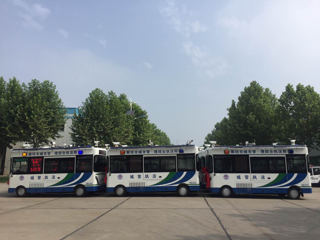 城市管理好幫手  河北廊坊15臺(tái)移動(dòng)城管執(zhí)法車列裝上崗(圖3)