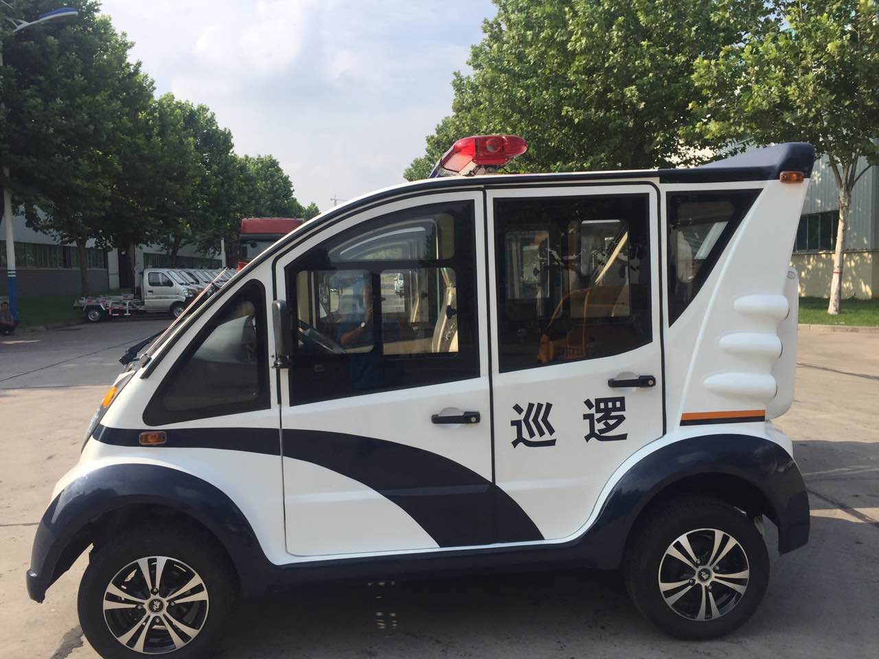 火箭軍工程大學(xué)士官學(xué)院電動(dòng)巡邏車(chē)發(fā)車(chē)(圖3)