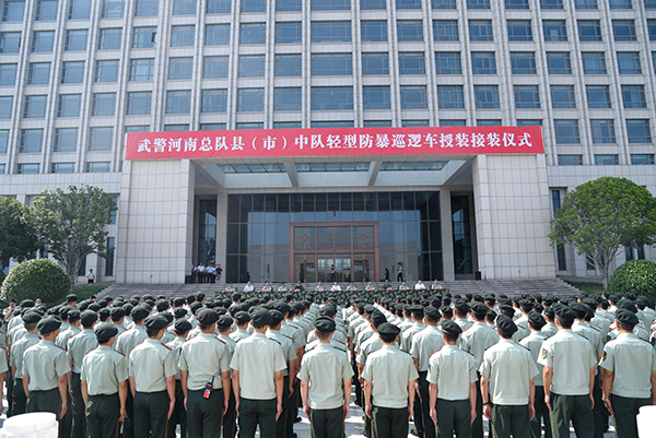 森源鴻馬防暴巡邏車列裝武警部隊(圖1) 森源鴻馬防暴巡邏車列裝武警部隊(圖1)