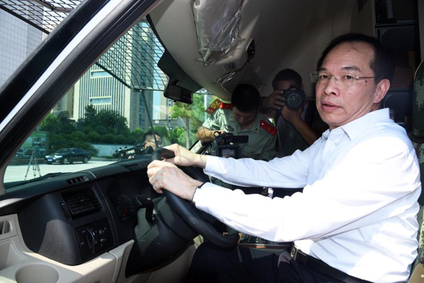 森源鴻馬防暴巡邏車列裝武警部隊(圖6) 森源鴻馬防暴巡邏車列裝武警部隊(圖6)