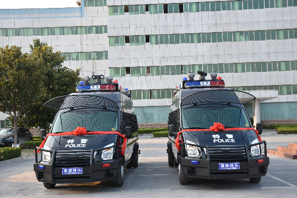 南陽市桐柏縣通過公安部警采中心采購的防暴運兵車發(fā)車(圖1)