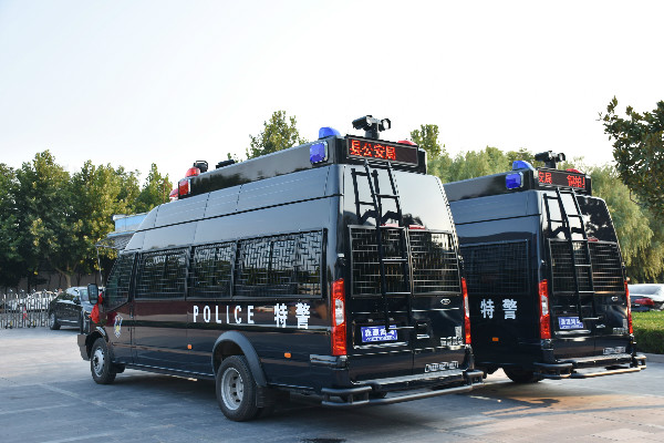 南陽市桐柏縣通過公安部警采中心采購的防暴運兵車發(fā)車(圖8)