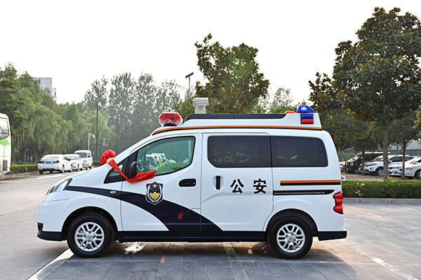 寧夏海原縣公安局通過(guò)公安部警采中心采購(gòu)移動(dòng)處警車(圖3)