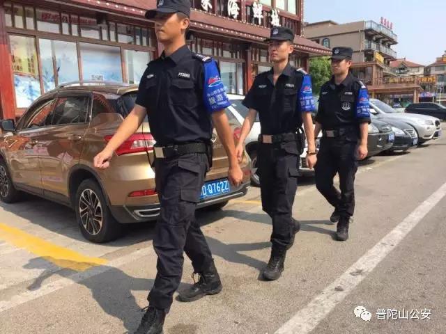 戰(zhàn)高溫 斗酷暑 保平安——海島旅游警察的《高溫修煉冊(cè)》(圖2) 戰(zhàn)高溫 斗酷暑 保平安——海島旅游警察的《高溫修煉冊(cè)》(圖2)