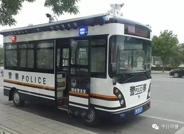 河北滄州：多功能街面“移動警務(wù)車”亮相中捷友誼廣場(圖1)
